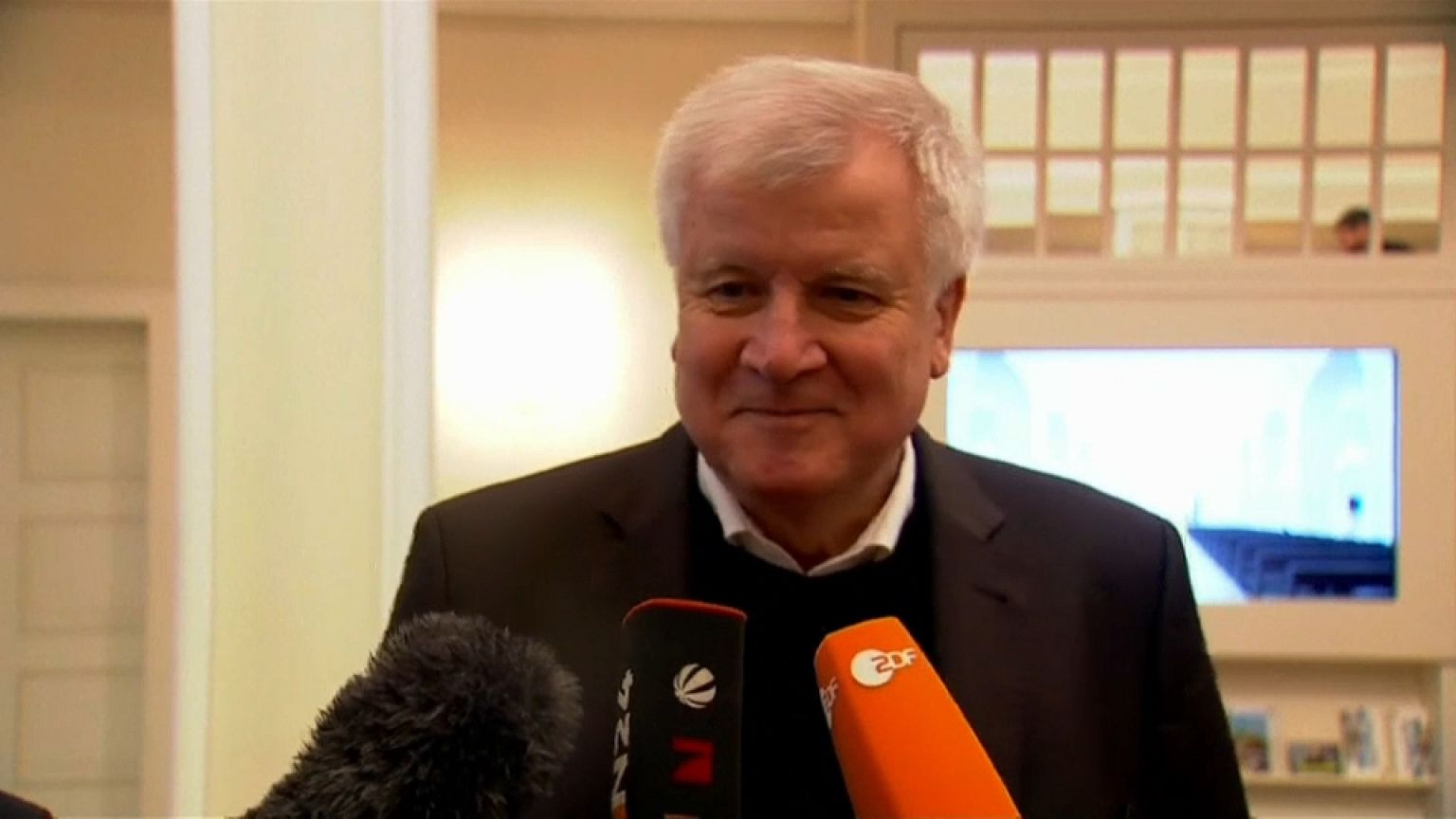 Berlim negoceia coligação governamental
