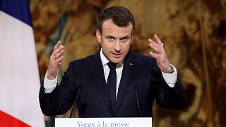 Com má experiência nas presidenciais, Macron ataca as "fake news"