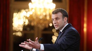 Macron s'attaque aux "fake news"
