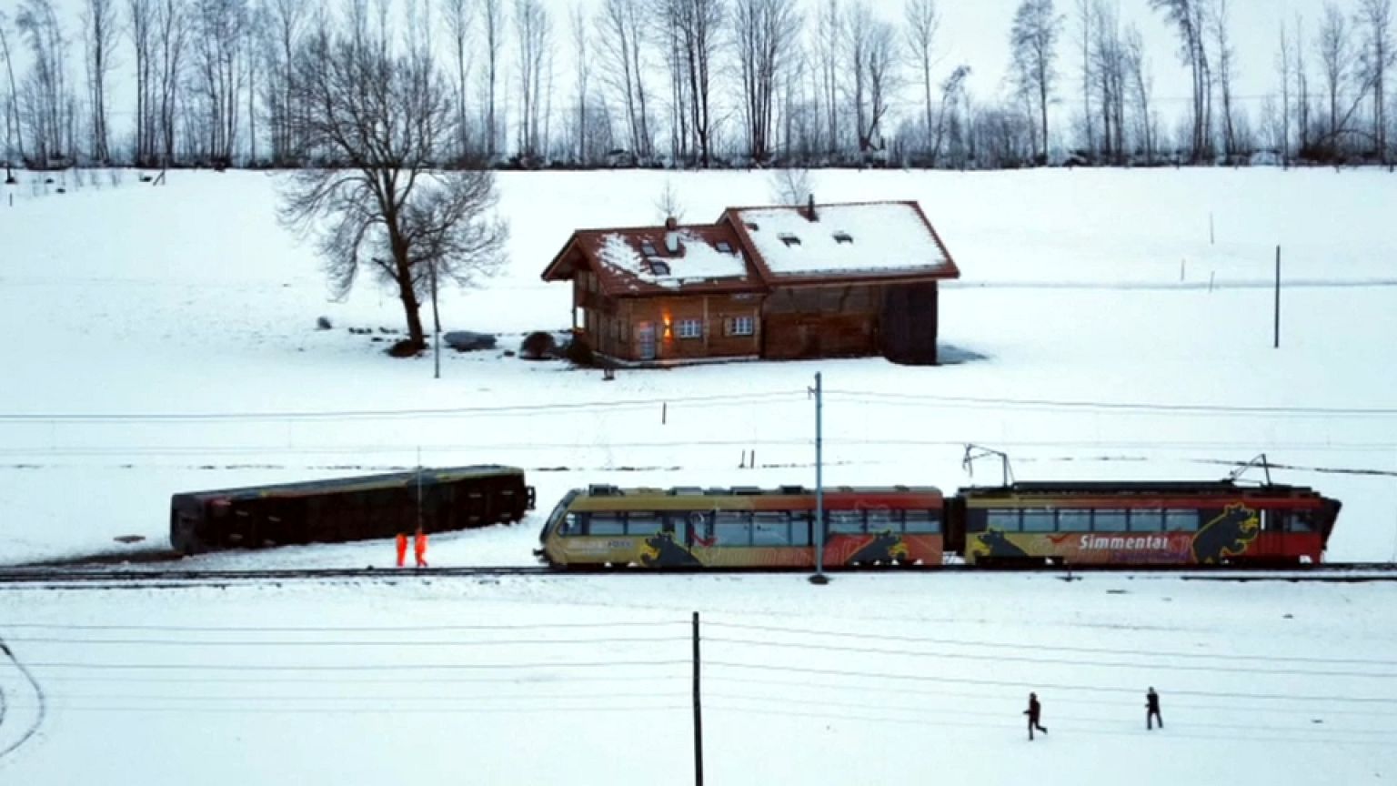 Un tren descarrila en Suiza por el viento