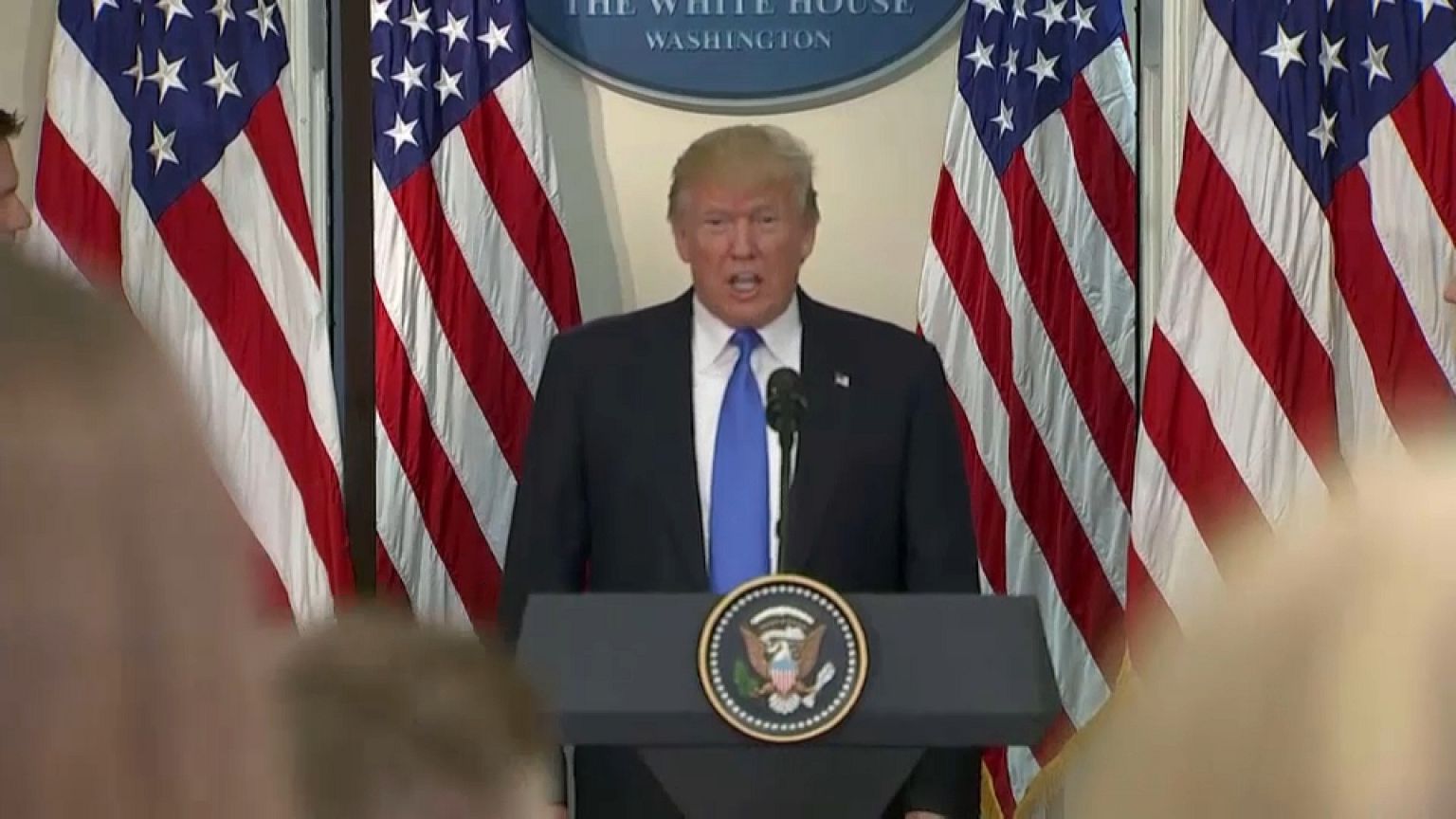 Trump da carpetazo a su controvertida comisión electoral