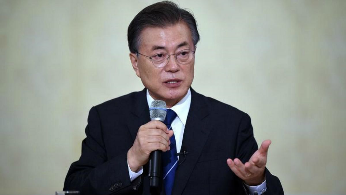 رئيس كوريا الجنوبية بصحبة "نساء المتعة" 