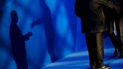 Una riunione OSCE del dicembre 2015: stretta di mano tra diplomatici