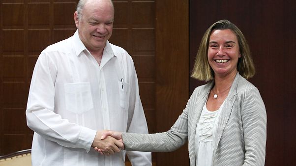 Federica Mogherini et Rodrigo Malmierca, ministre cubain de la coopération Federica Mogherini et Rodrigo Malmierca, ministre cubain de la coopération