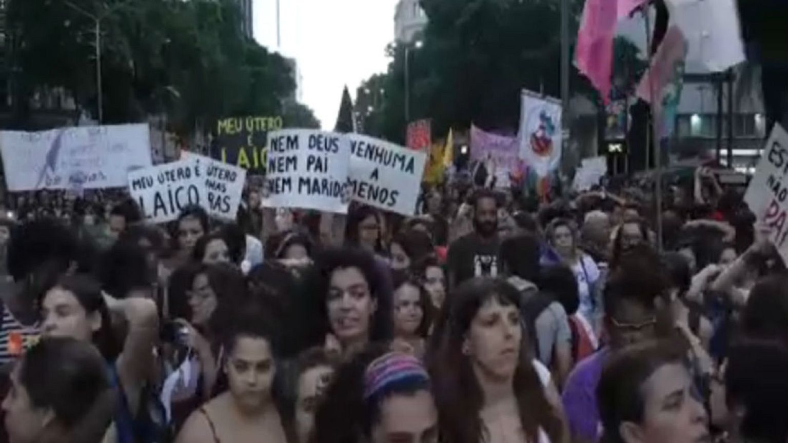 Στους δρόμους για τη νομιμοποίηση των αμβλώσεων  