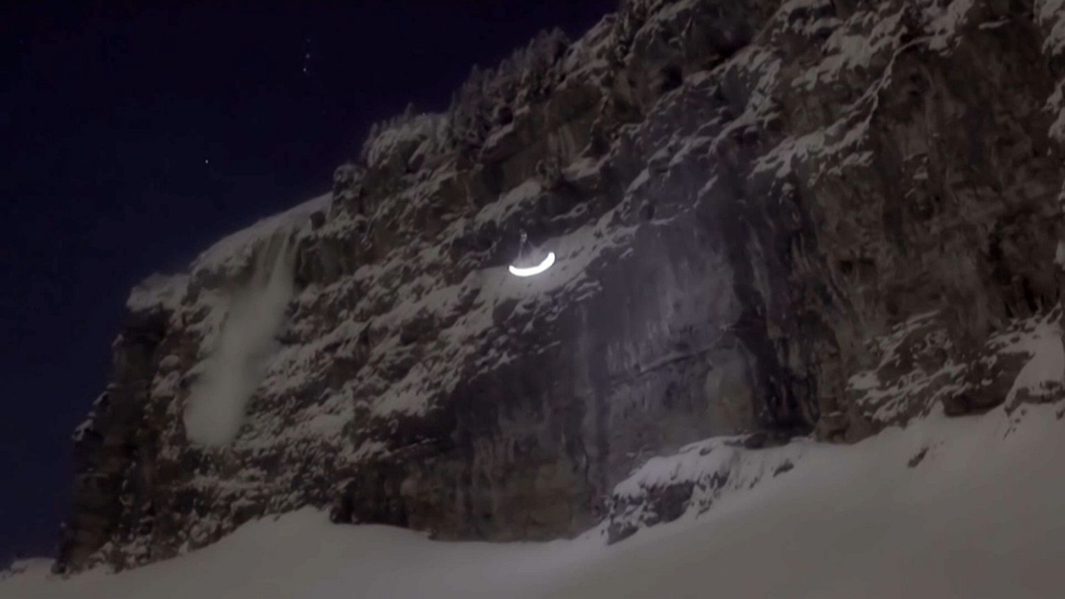 Speedriding: spettacolo notturno a Chamonix