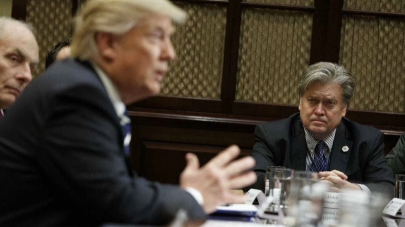 Steve Bannon y Donald Trump a la greña