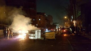 خبراء أمنيون: "ما تشهده إيران ليس ثورة وإنما احتجاجات تحرج  النظام"