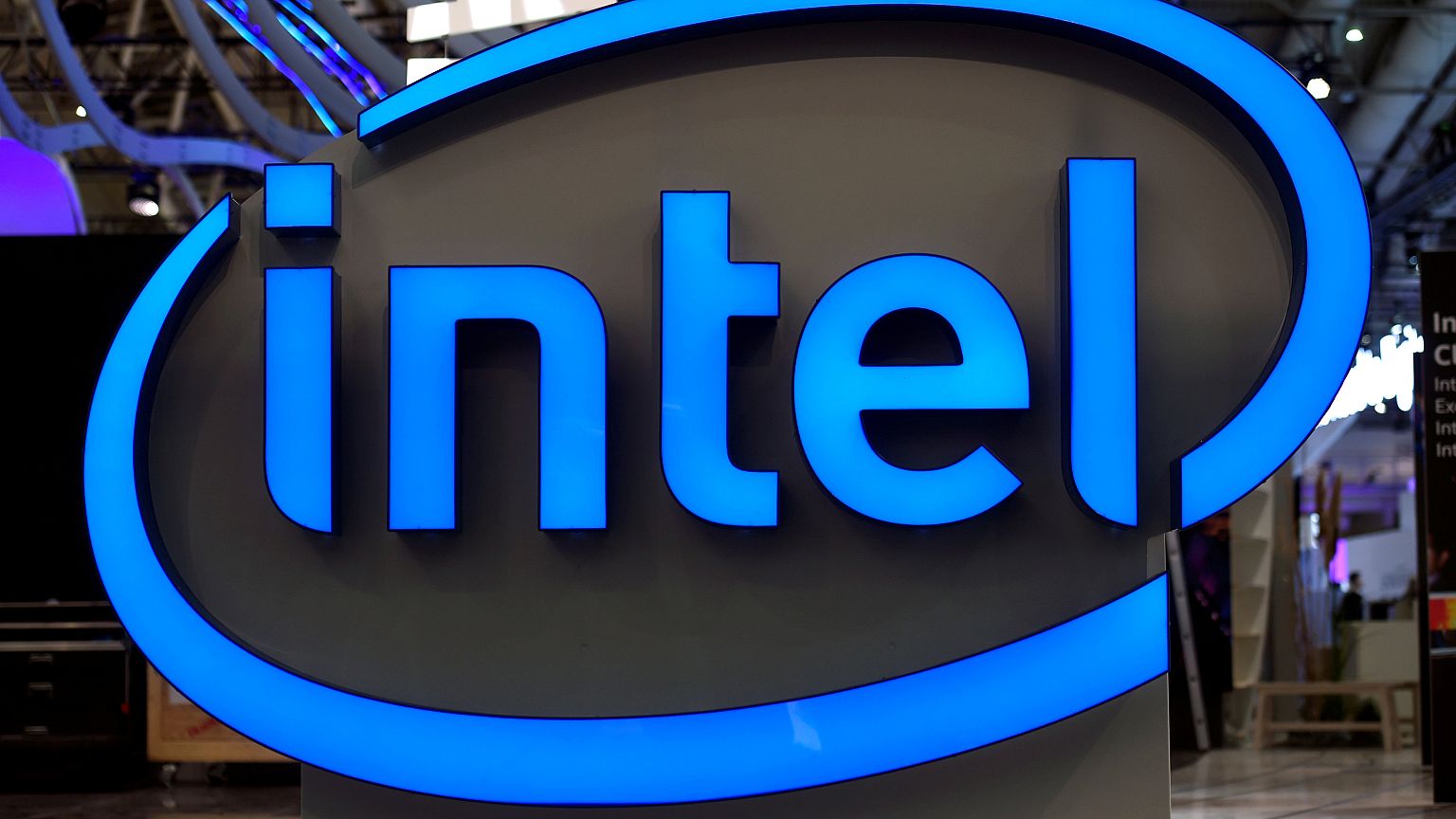 Mit kell tudni a Meltdown és a Spectre biztonsági résekről?