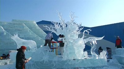 Ice sculptures china - grab from sujet