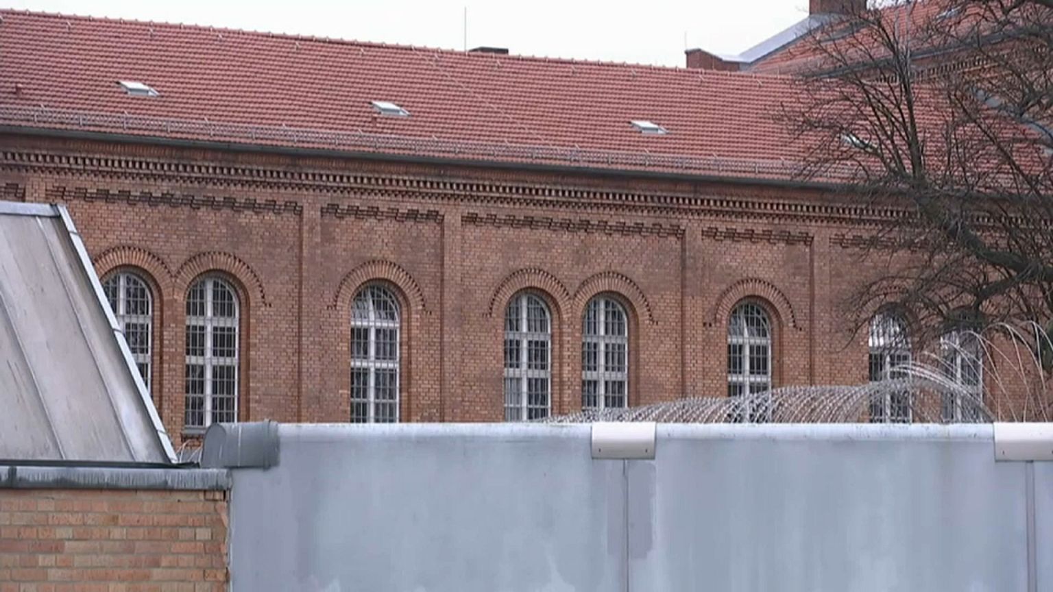 Berlin'de cezaevinden firar edenlerin sayısı 9'a yükseldi