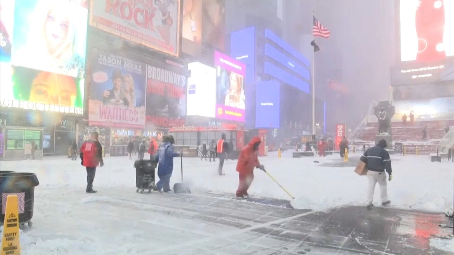 Ciclone "bomba" cobre de neve o norte dos EUA
