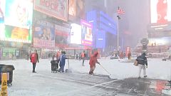 Ciclone "bomba" cobre de neve o norte dos EUA