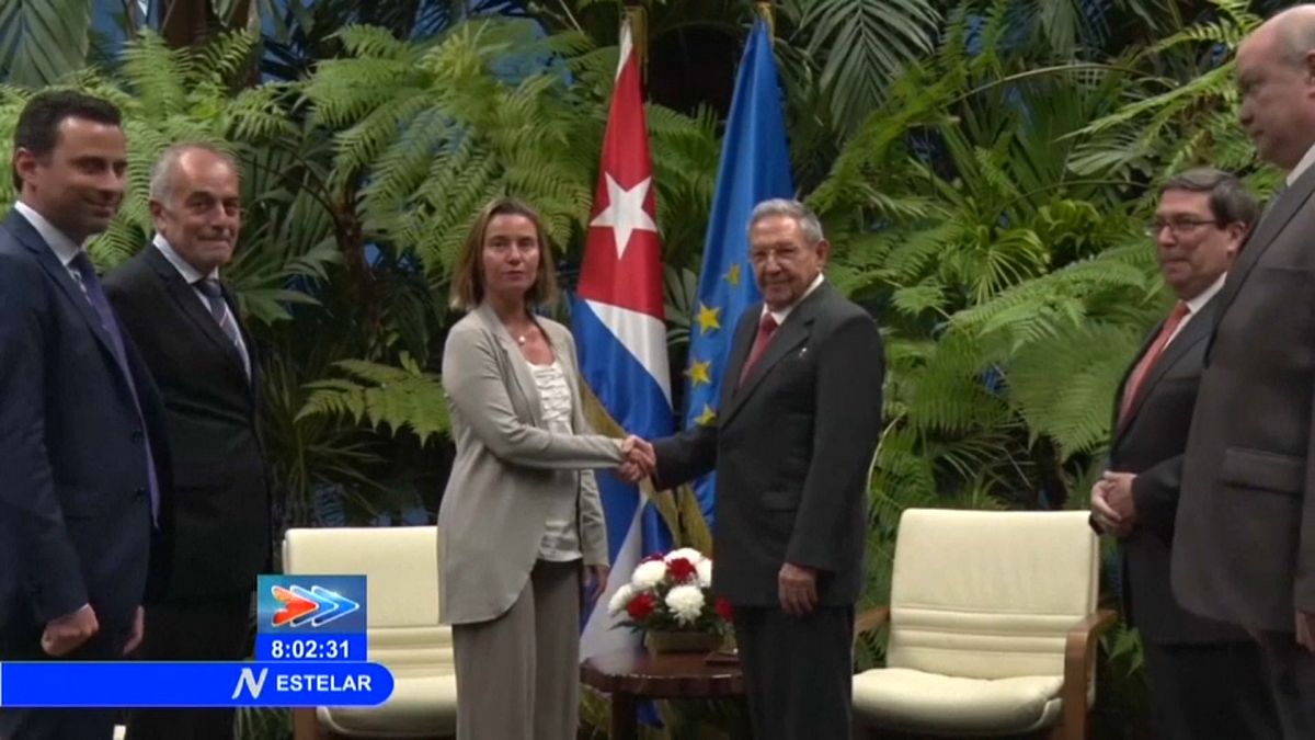 Mogherini incontra Castro, bacchetta Trump e annuncia accordi con Cuba per 49 milioni di euro