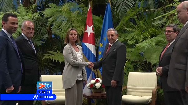 Mogherini incontra Castro, bacchetta Trump e annuncia accordi con Cuba per 49 milioni di euro Mogherini incontra Castro, bacchetta Trump e annuncia accordi con Cuba per 49 milioni di euro