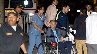 Ex-presidente Alberto Fujimori sai de clínica onde estava internado