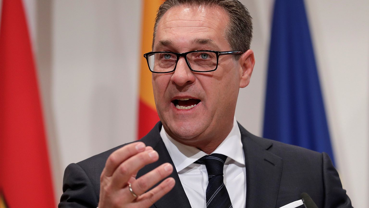 Strache visszatáncolt