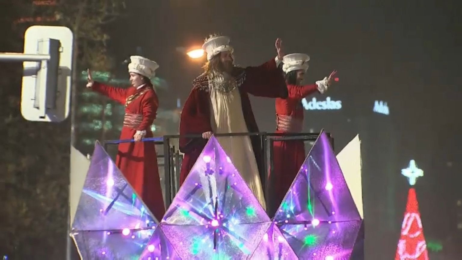 Los reyes magos traen ilusión a los niños y polémica a los adultos