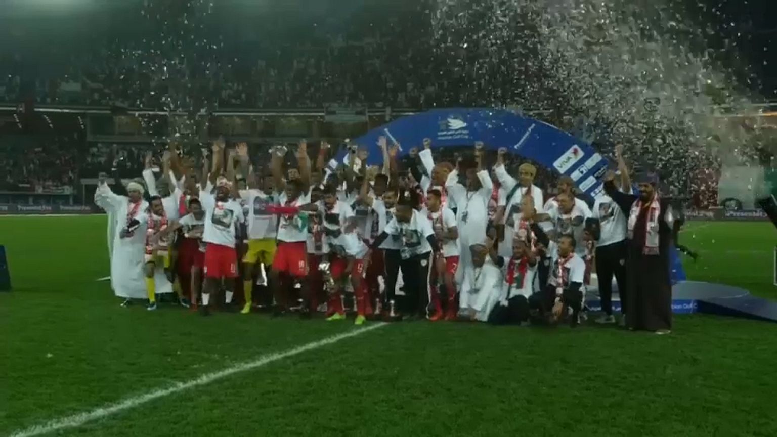  المنتخب العُماني يحتفل بالتتويج بكأس الخليج 