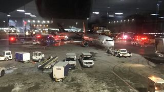 Dois aviões chocam em aeroporto de Toronto
