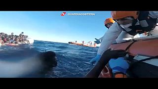 Dramático rescate de inmigrantes en el Mediterráneo