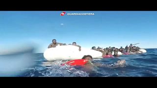 Akdeniz açıklarında 25 mülteci boğularak hayatını kaybetti