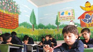 تدریس زبان انگلیسی در مدارس ابتدایی ایران ممنوع اعلام شد