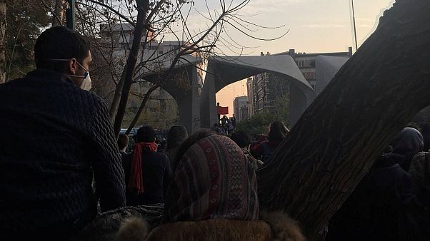 ناآرامی های ایران؛ تشکر سپاه از «مردم»، آزادی هفتاد نفر از بازداشت شدگان ناآرامی های ایران؛ تشکر سپاه از «مردم»، آزادی هفتاد نفر از بازداشت شدگان