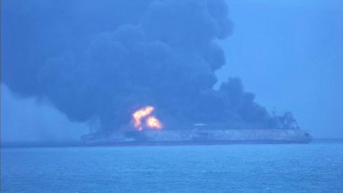 Kigyulladt egy iráni tanker Kína partjainál