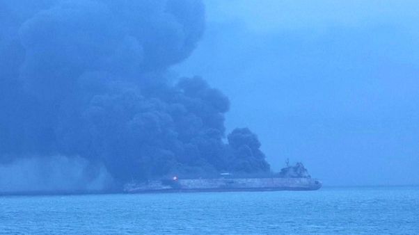 Desaparecen 32 marineros tras el choque de dos barcos en aguas chinas Desaparecen 32 marineros tras el choque de dos barcos en aguas chinas