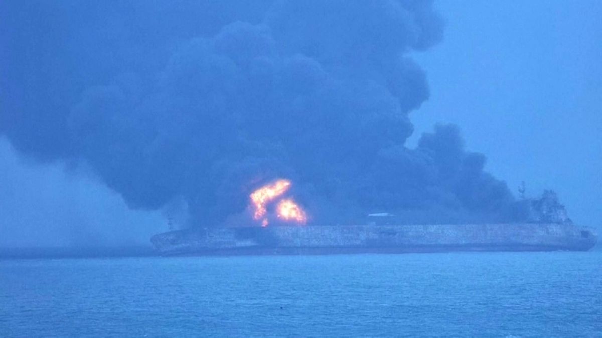 Çin Denizi'nde tanker kazası: 32 kişi kayıp