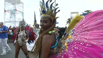 Brasileiros antecipam Carnaval