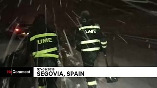 Снегопады в Испании: пробки и замерзшие водители