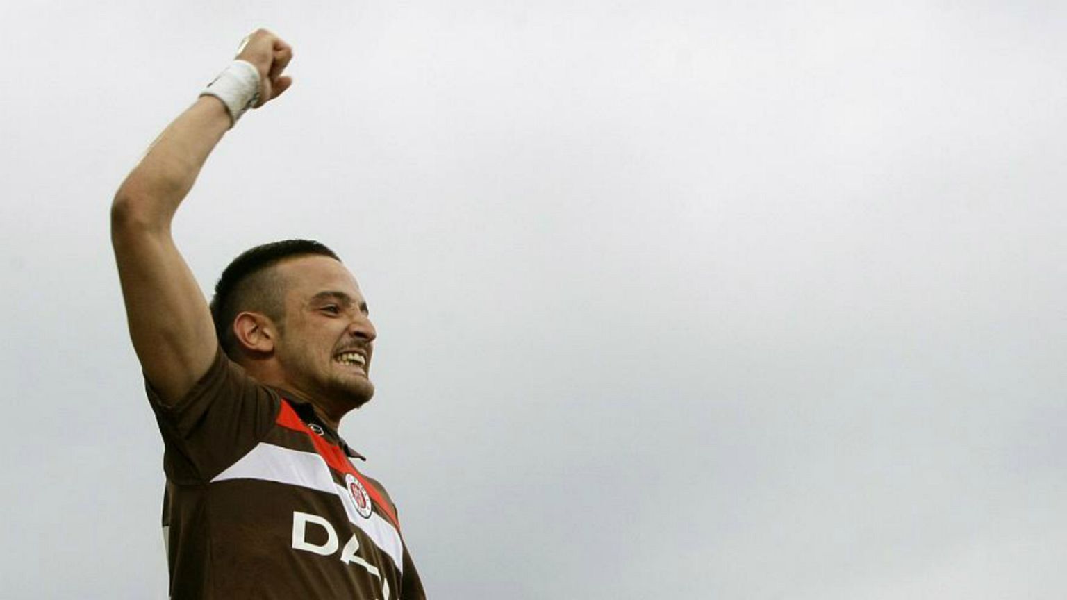 إطلاق النار على لاعب كرة القدم الكردي في ألمانيا والمتهم بالدعاية للإرهاب في تركيا