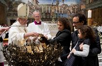 Ο Πάπας Φραγκίσκος προέτρεψε μητέρες να θηλάσουν τα μωρά τους δημόσια