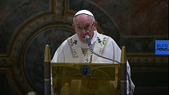 El papa anima a las mujeres a amamantar en público