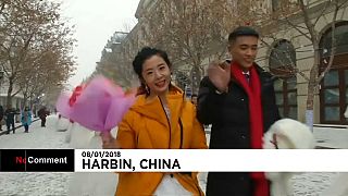 Chinese couples brave cold for ice wedding