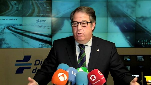 Piden la cabeza del Director General de Tráfico por el caos en la AP-6 Piden la cabeza del Director General de Tráfico por el caos en la AP-6