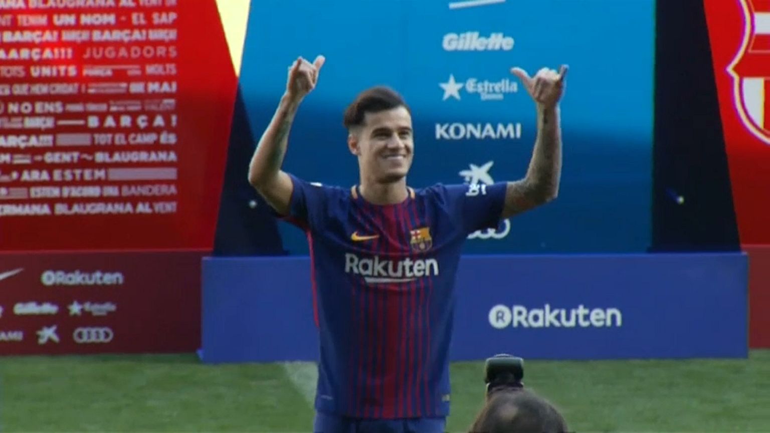 Coutinho Barcelona'ya tarihi imzayı attı