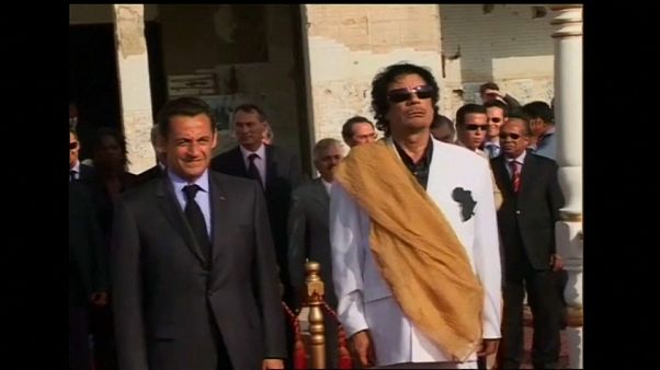 Sarkozy'nin arkadaşı "Libya finansmanı" soruşturmasında gözaltına alındı Sarkozy'nin arkadaşı "Libya finansmanı" soruşturmasında gözaltına alındı