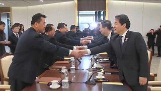 Две Кореи начали диалог