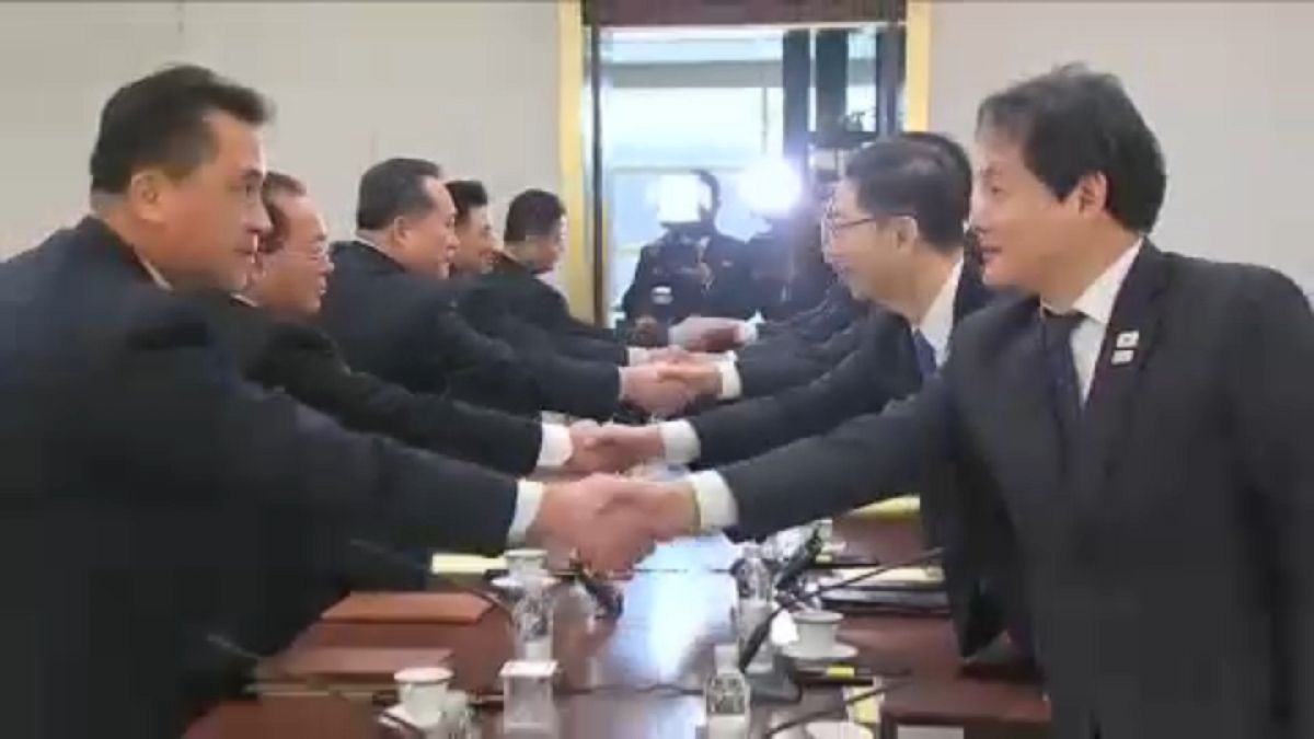 Asztalhoz ült a két Korea 