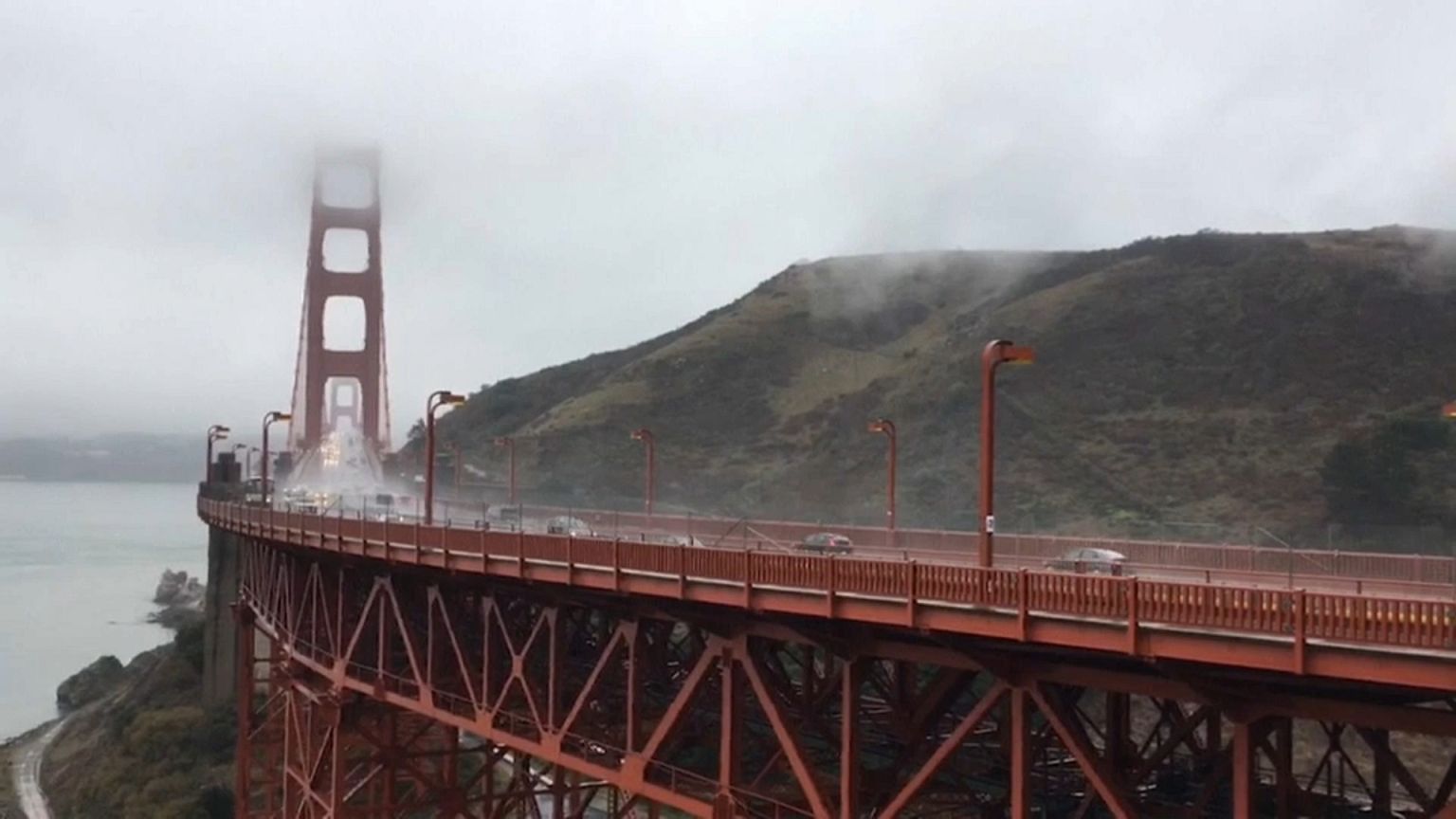 California: dopo il fuoco neve e pioggia