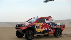 "Дакар": Peugeot и "Камаз" - в лидерах