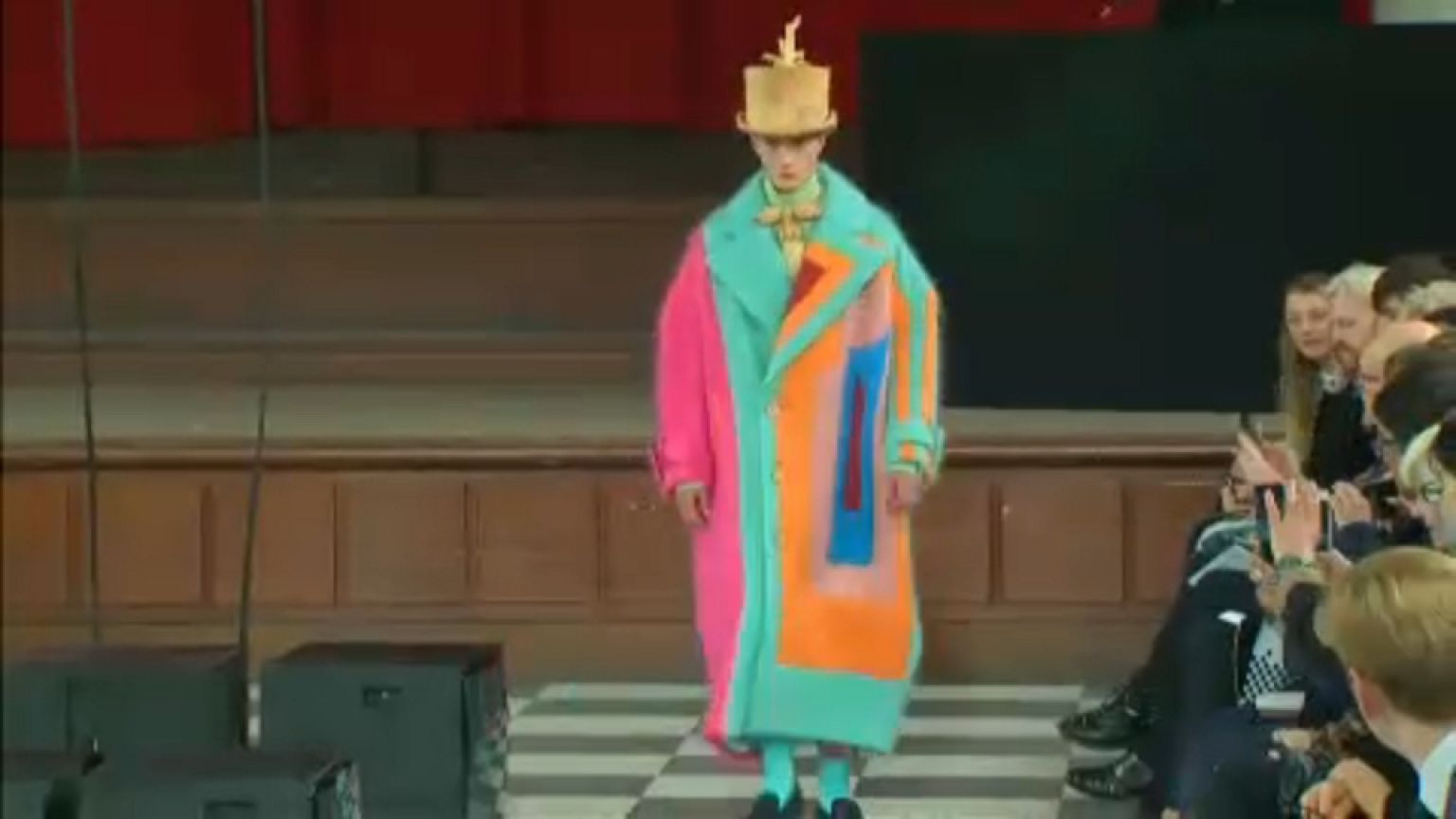 Londra'da moda rüzgarı