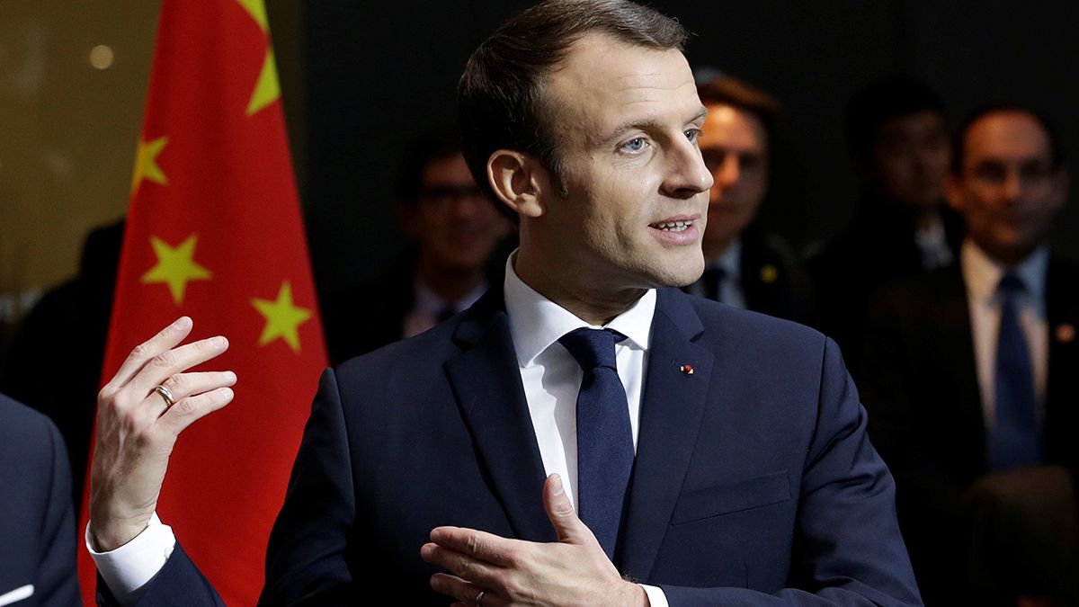 Ez neki kínai - Macron a "kedvenc mondatát" tanulja