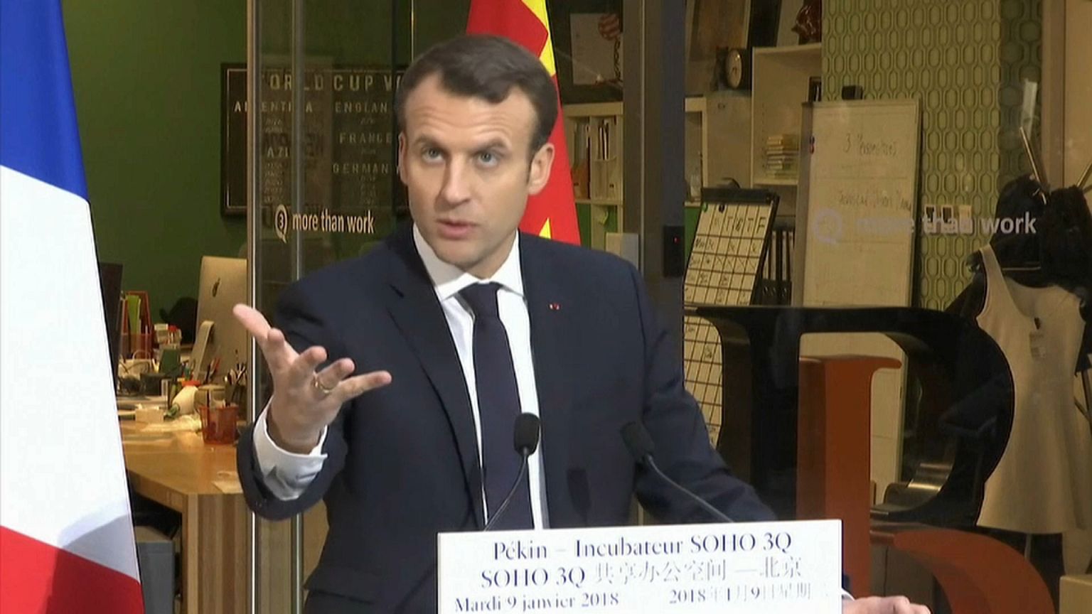 Macron in Cina: riequilibriamo gli scambi economici