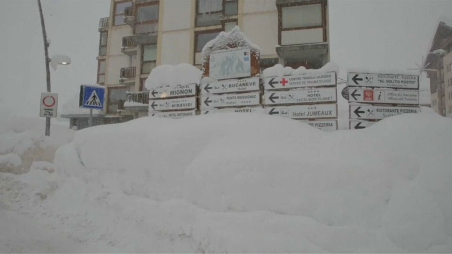 Лавины в итальянских Альпах