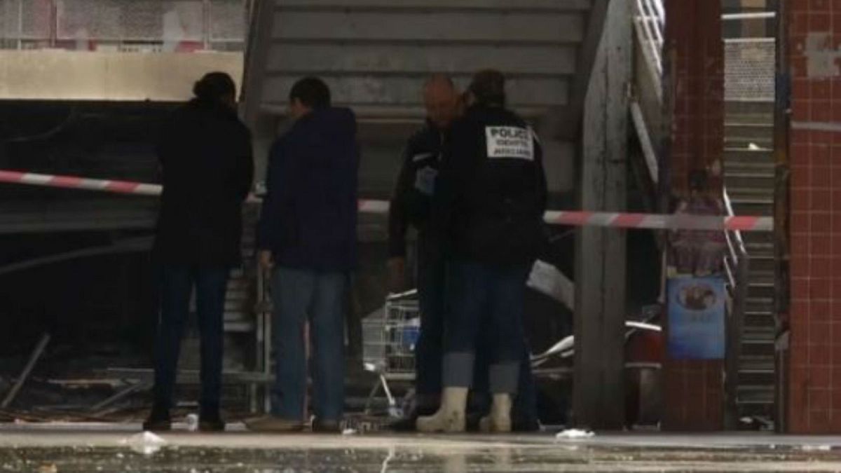 France: fire destroys Paris kosher store on attack anniversary