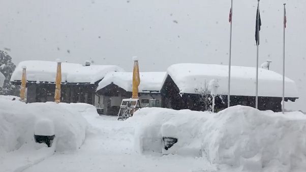 Les chutes de neige perturbent les Alpes Les chutes de neige perturbent les Alpes
